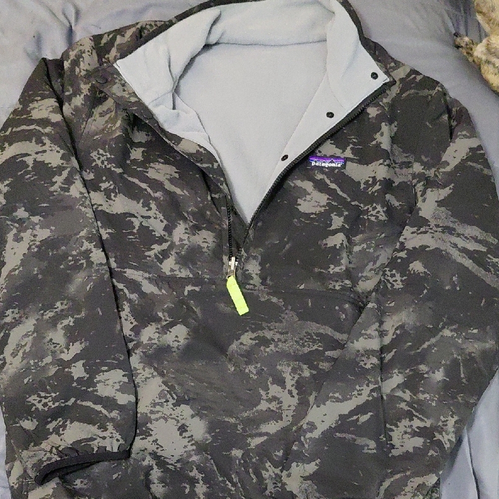 Patagonia Men's Gray Camouflage Performance Jacket
